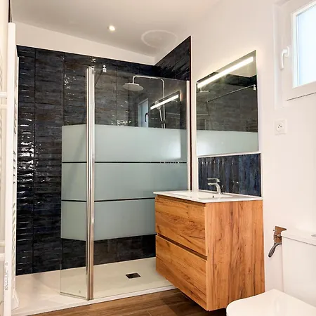Grands Complets Avec Leurs Cuisines Toutes Equipees Jusqu'a 72m2 Apartment *