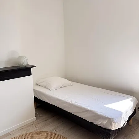 Grands Complets Avec Leurs Cuisines Toutes Equipees Jusqu'a 72m2 Apartment
