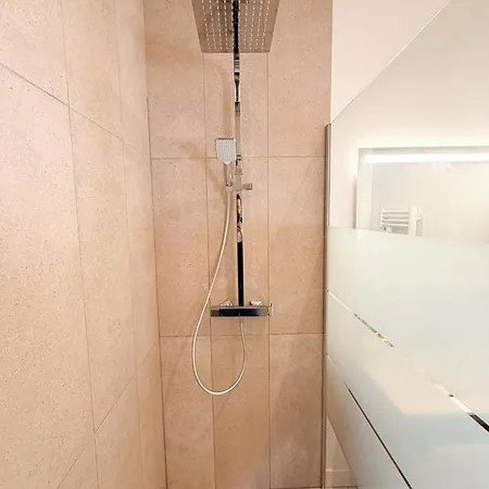 Grands Complets Avec Leurs Cuisines Toutes Equipees Jusqu'a 72m2 Apartment *