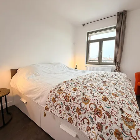 Grands Complets Avec Leurs Cuisines Toutes Equipees Jusqu'a 72m2 Apartment