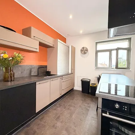 Grands Complets Avec Leurs Cuisines Toutes Equipees Jusqu'a 72m2 *